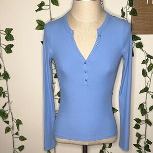 Aeropostale Buttery Soft Seamless Long Sleeve Quarter Button Ribbed Henley Tee